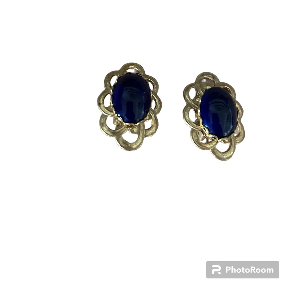 Vintage Signed Miriam Haskell gold tone clip on earrings